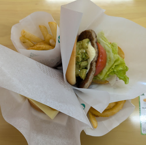 Opinii despre モスバーガー島忠小平店 în 東久留米市 - 飲食業