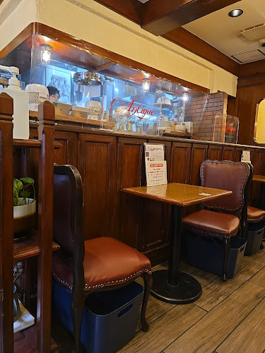 Opinii despre アンティーク în 大阪市 - 飲食業