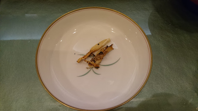 〒847-0047 佐賀県唐津市本町１８９１