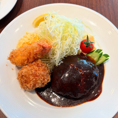 〒171-0031 東京都豊島区目白２丁目３９−１ トラッド目白 ２階