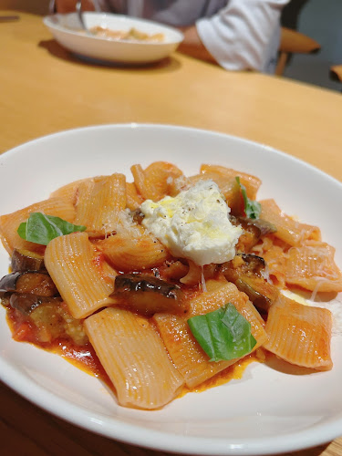 Opinii despre MR. MAURICE’S ITALIAN & Rooftop Bar（ミスター・モーリスズ・イタリアン&ルーフトップバー） în 京都市 - 飲食業