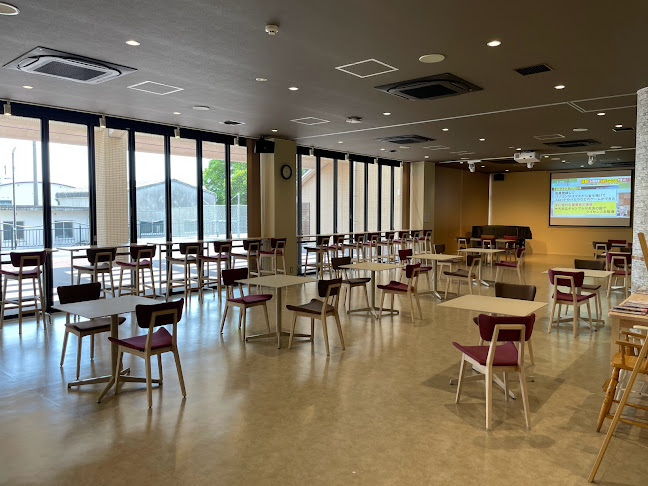 Opinii despre Den Den (Cafe restaurant) în 飯塚市 - 飲食業