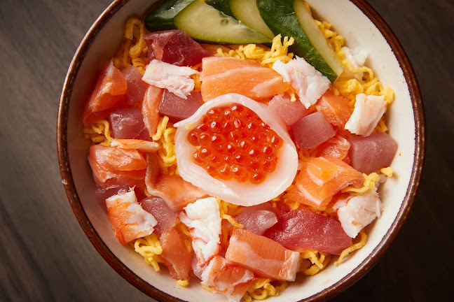 Comentarii opinii despre お寿司の食べられるBar BLOSSOM