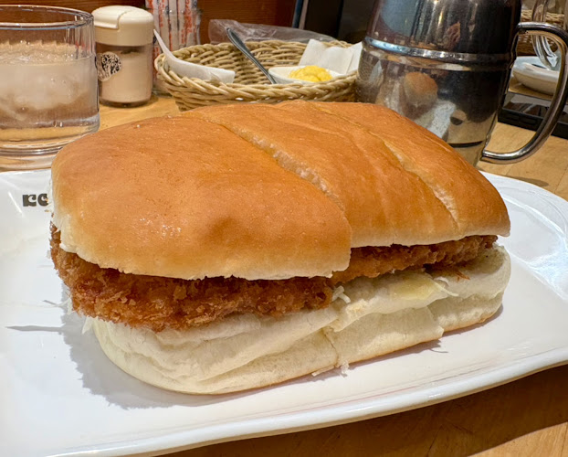 Opinii despre コメダ珈琲店 エスカ店 în 名古屋市 - 飲食業