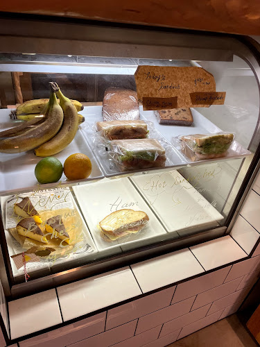 Opinii despre バイロンベイコーヒージャパン 日本橋店 în 中央区 - 飲食業