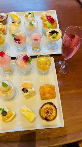 Opinii despre ラウンジ「シーウインド」 în 横浜市 - 飲食業