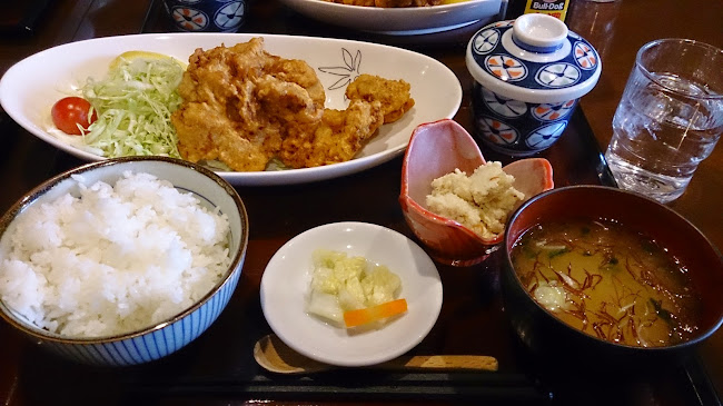 ももどり駅前食堂
