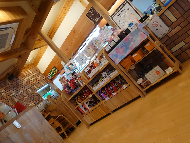 〒901-0303 沖縄県糸満市兼城４００