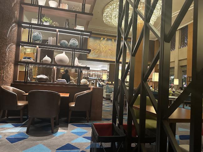 Opinii despre ラウンジ「シーウインド」 în 横浜市 - 飲食業