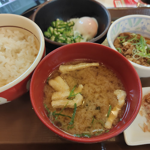 Opinii despre すき家 倉吉伊木店 în 倉吉市 - 飲食業