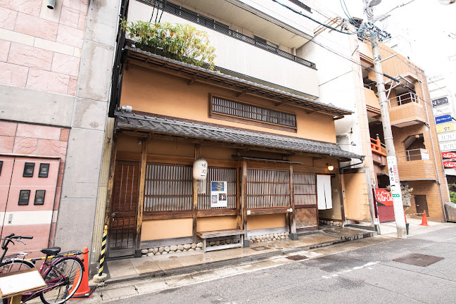 〒500-8826 岐阜県岐阜市住吉町１２