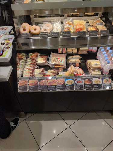 〒103-0022 東京都中央区日本橋室町３丁目２−１ コレド室町テラス 地下1階