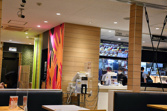 Opinii despre マクドナルド 202唐津店 în 唐津市 - 飲食業