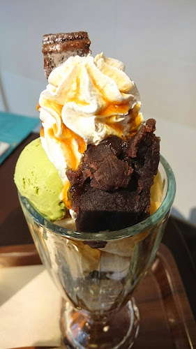 カフェ・ドマーニ - 飲食業