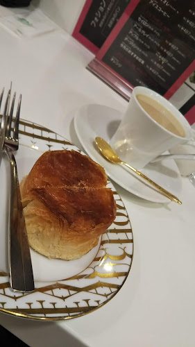 〒542-0076 大阪府大阪市中央区難波５丁目１−５