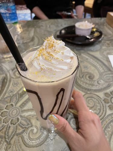 Comentarii opinii despre OVERWHELM HAMBURGER and BAR STAND