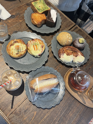 パンとエスプレッソと花束を - 海老名市