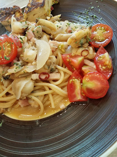 〒030-0851 青森県青森市本町１丁目２−１３