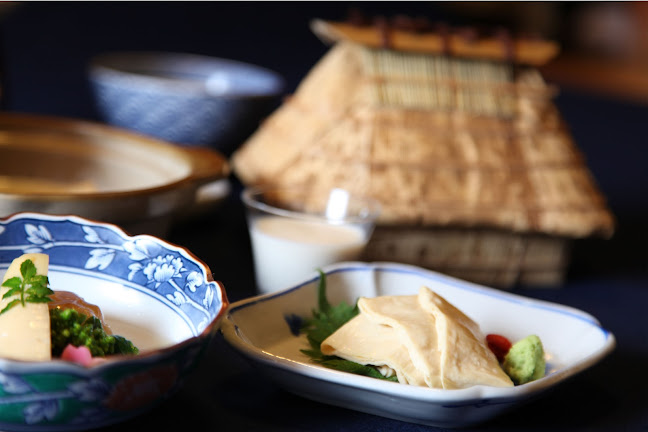 〒604-8315 京都府京都市中京区御池通黒門東入大文字町２３３−４ 堀川御池を西進、南側です