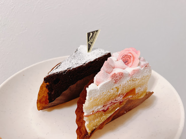 〒563-0032 大阪府池田市石橋１丁目１３−４