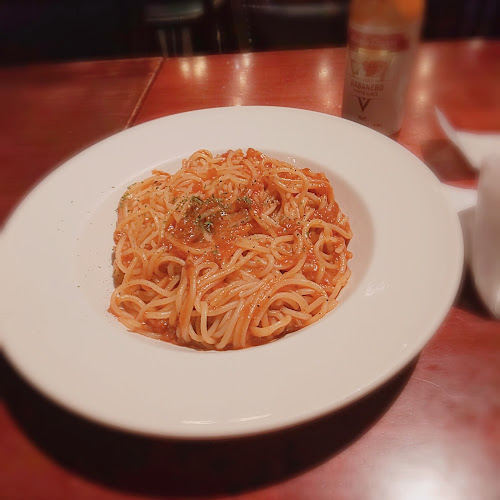 HUB東京オペラシティ店 - 飲食業