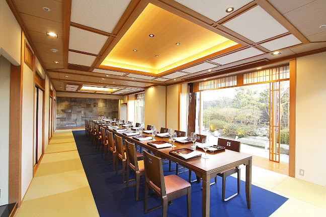 仙台 なだ万 - 飲食業