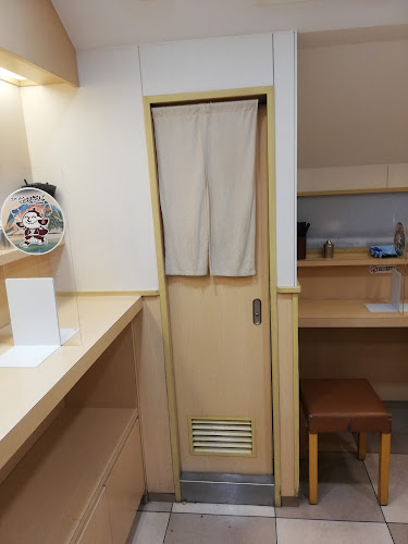 Comentarii opinii despre 名代 箱根そば 町田北口店