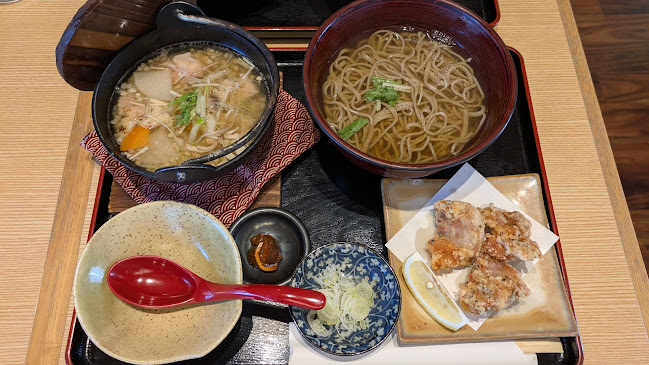 〒248-0016 神奈川県鎌倉市長谷３丁目１−７