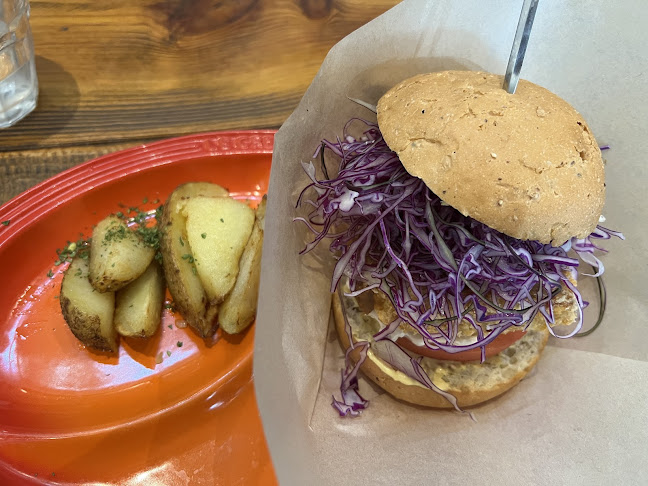 〒154-0013 東京都世田谷区駒沢公園１丁目１−２