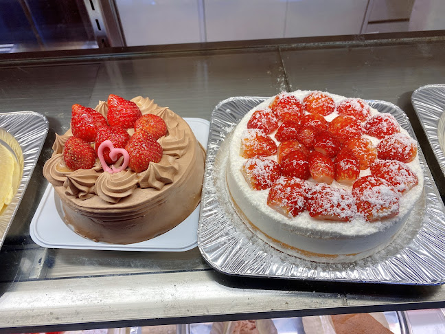 Opinii despre イケハタ洋菓子店 菊水本店 în 札幌市 - 飲食業