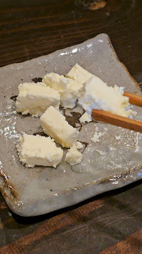 〒847-0052 佐賀県唐津市呉服町１８０９