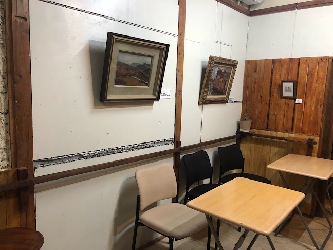 ギャラリーカフェ「直立猿人」