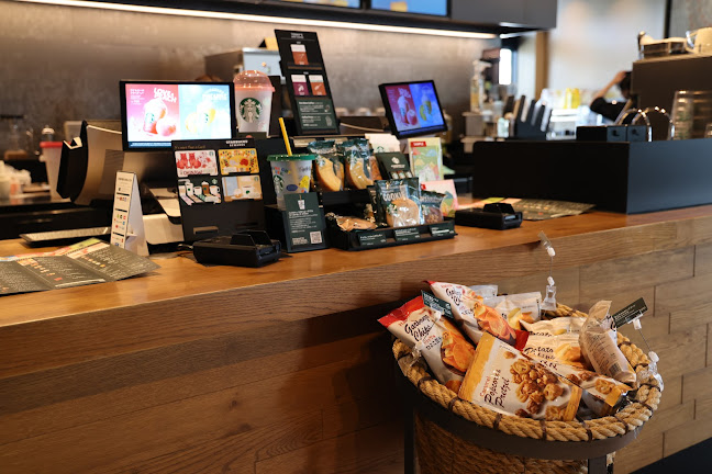 Opinii despre スターバックス コーヒー 沖縄アブロうるま店 în うるま市 - 飲食業