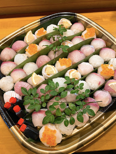 割烹すすきの - 飲食業