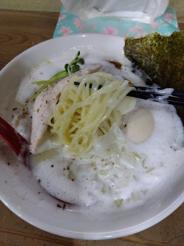Comentarii opinii despre 横浜鶏系ラーメン ぷく福 上大岡