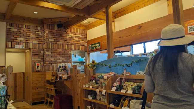 コメダ珈琲店 沖縄糸満店 - 飲食業