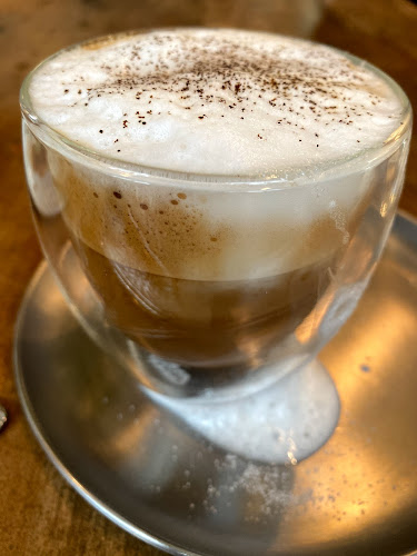 〒060-0061 北海道札幌市中央区南１条西１２丁目４−１８２ AS ビル 1F