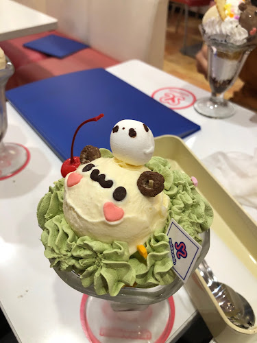 Opinii despre めいどりーみんアイドル通り店 în 千代田区 - 飲食業