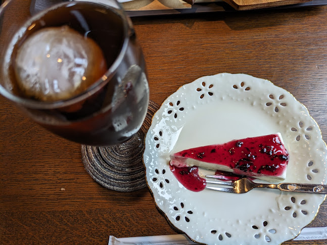 カフェダイニング プチ・ハーモニー - 飲食業