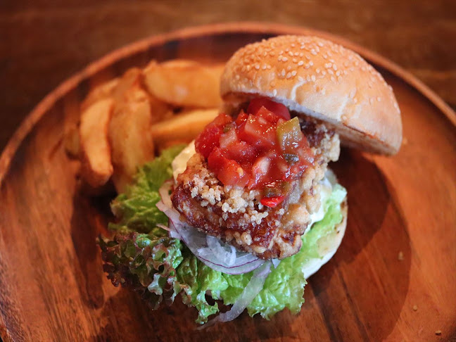 Opinii despre ヴィーナスカフェ în 鎌倉市 - 飲食業