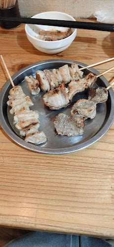 Comentarii opinii despre 炭火串焼き やきとん 正一郎