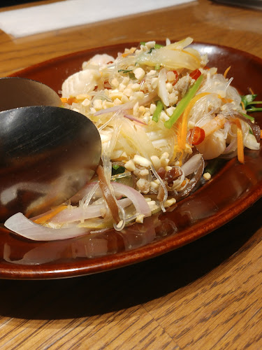 Beer & Spice KITTE丸の内店 - 千代田区