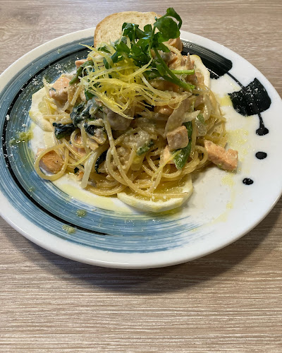 小さなトマト - 飲食業