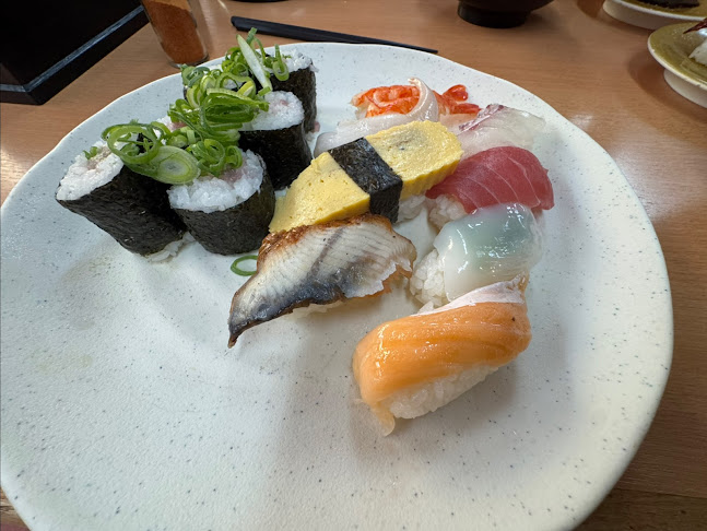 Comentarii opinii despre 活魚寿司 鶴原店