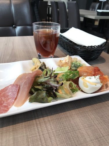 ライトアップ カフェ＆ダイニング - 飲食業