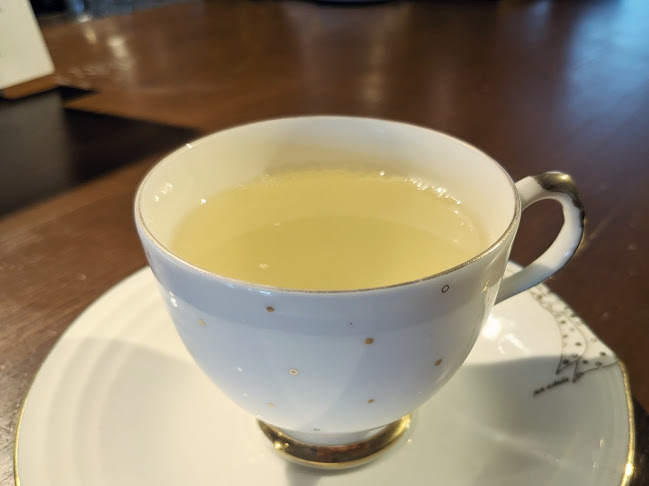 〒464-0064 愛知県名古屋市千種区山門町１丁目４７ メルクル覚王山ビル2F