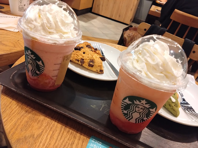 Opinii despre スターバックス コーヒー 堺筋本町店 în 大阪市 - 飲食業