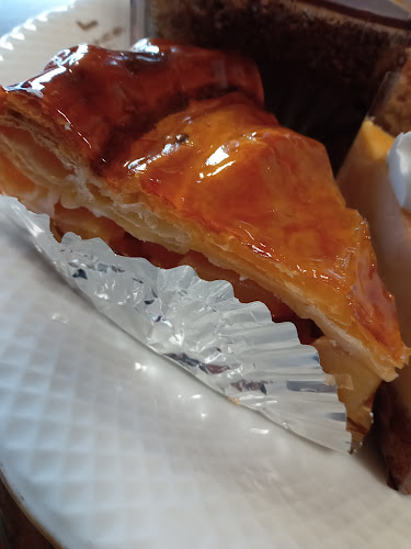 パティスリーオーセンティック - 飲食業