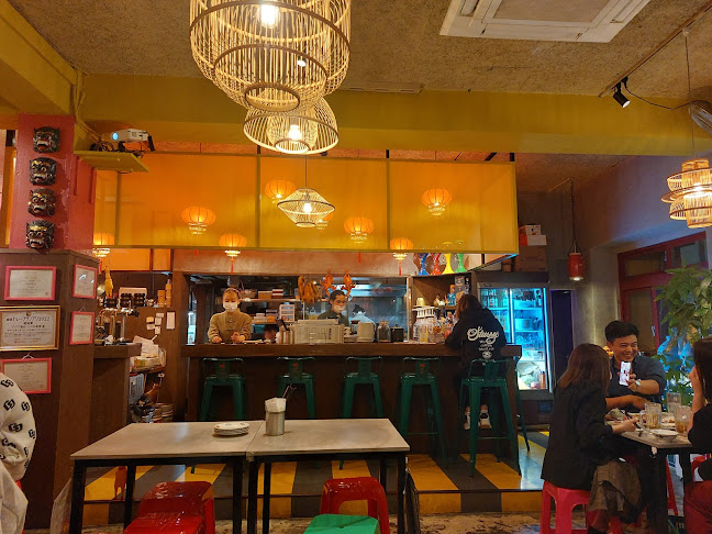 Opinii despre アジア屋台 ハベル食堂 în 那覇市 - 飲食業