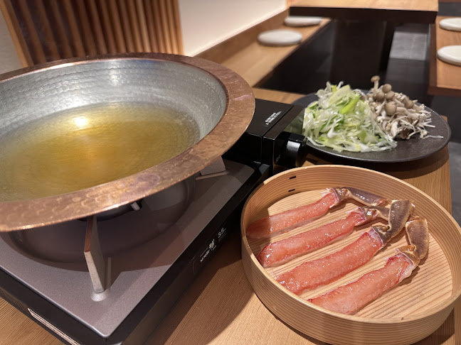 〒900-0006 沖縄県那覇市おもろまち４丁目１１−１ おもろシティコート Ginoza